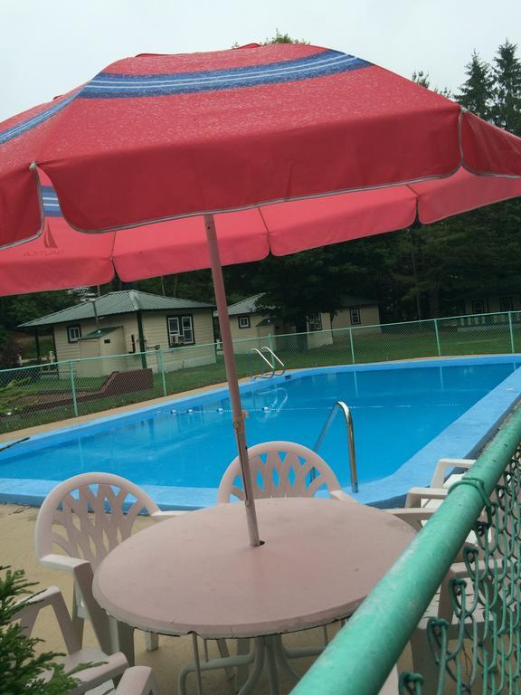 Perry'S Motel And Cottages 노스콘웨이 외부 사진