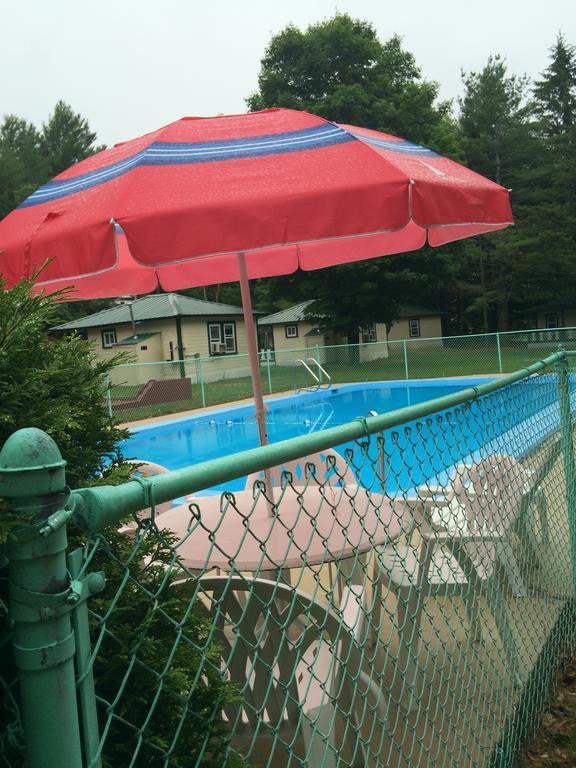 Perry'S Motel And Cottages 노스콘웨이 외부 사진